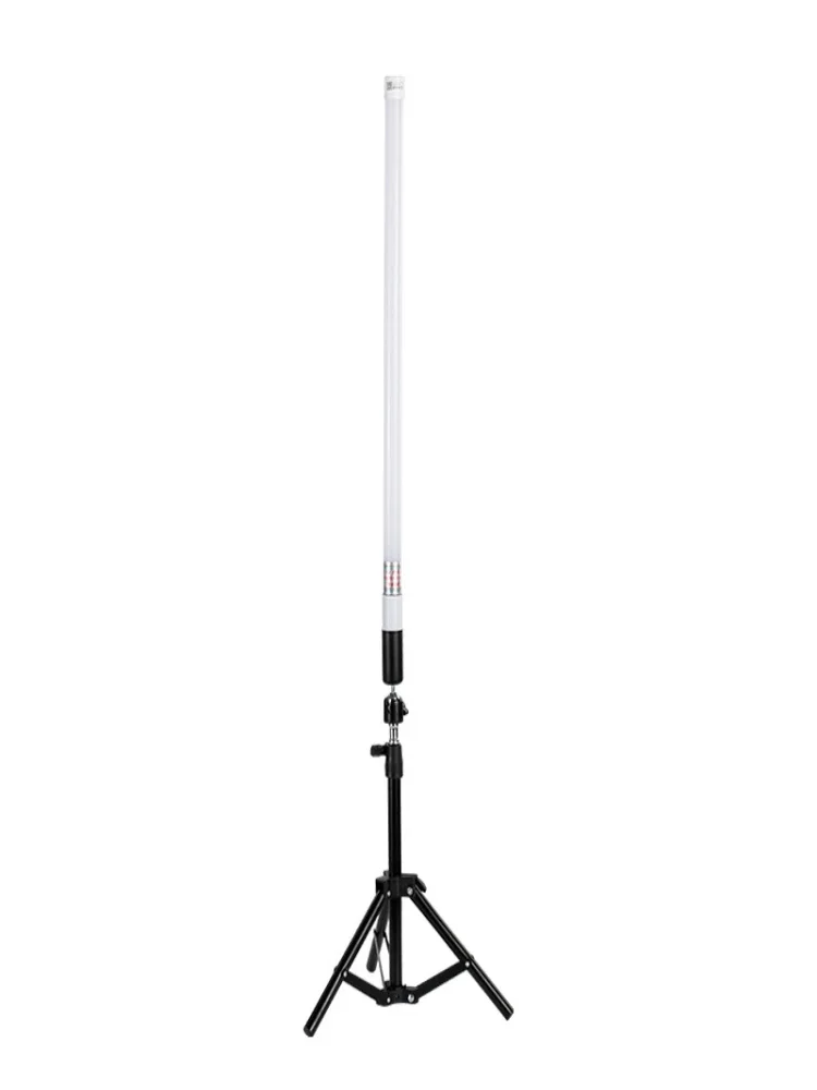 Lámpara LED recargable de mano - Photography Lighting And Composition reseña y precio